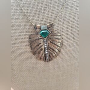 Elegant Gold and Green Leaf Pendant Necklace